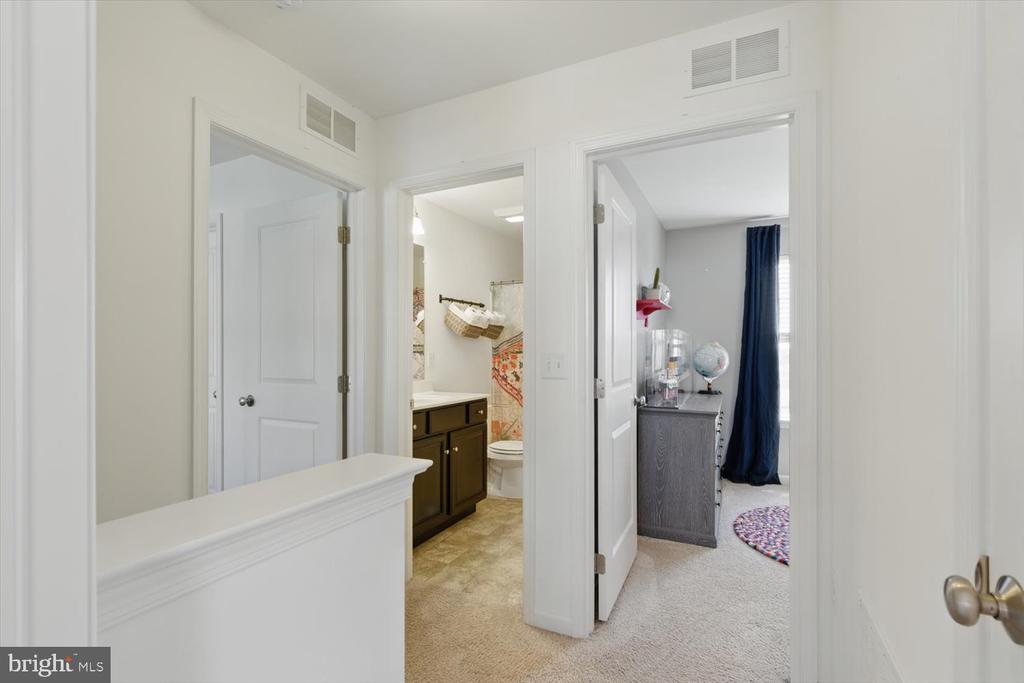 3931 ARCHER LANE