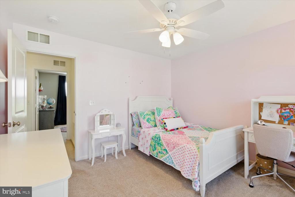 3931 ARCHER LANE