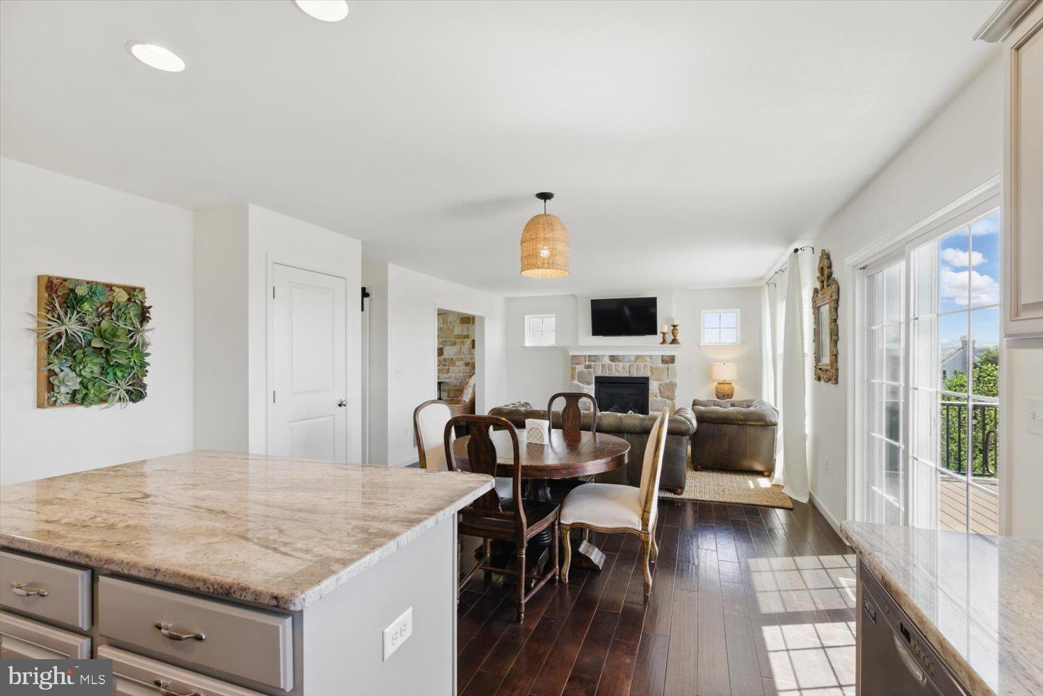 3931 ARCHER LANE