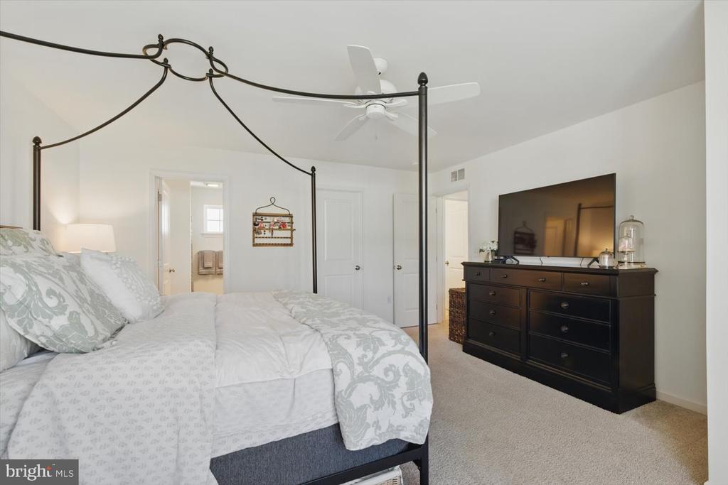 3931 ARCHER LANE