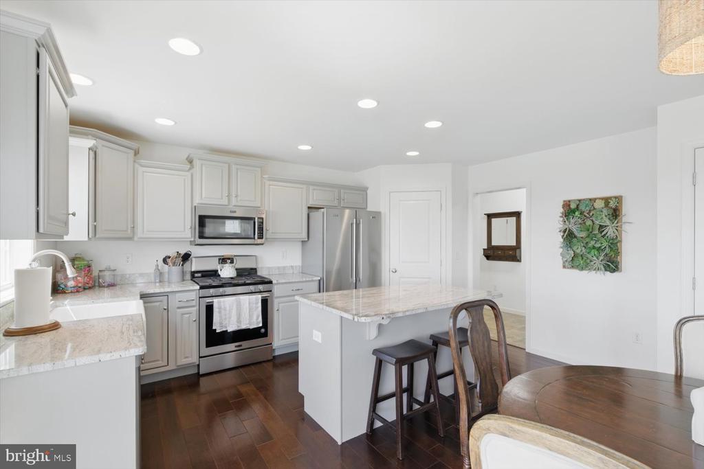 3931 ARCHER LANE