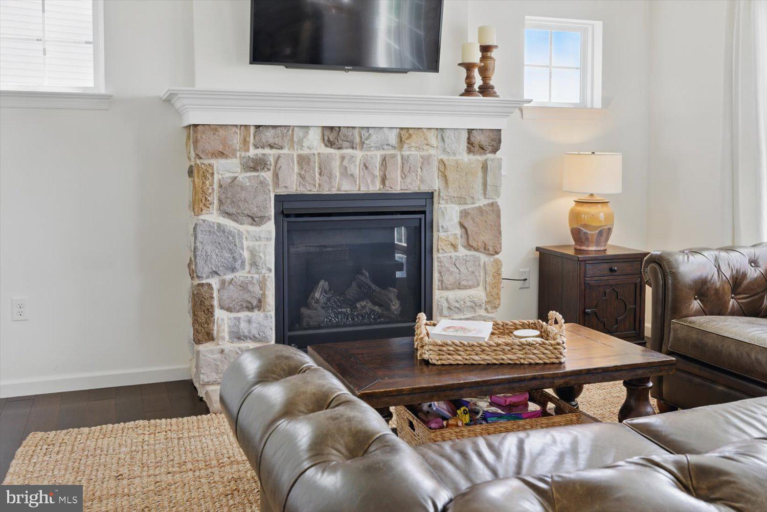 3931 ARCHER LANE
