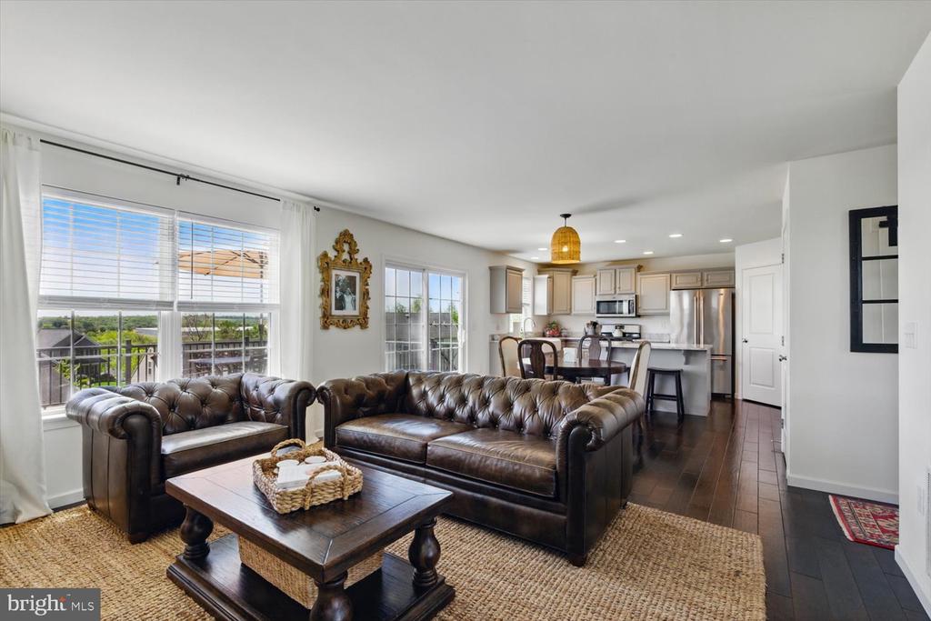 3931 ARCHER LANE