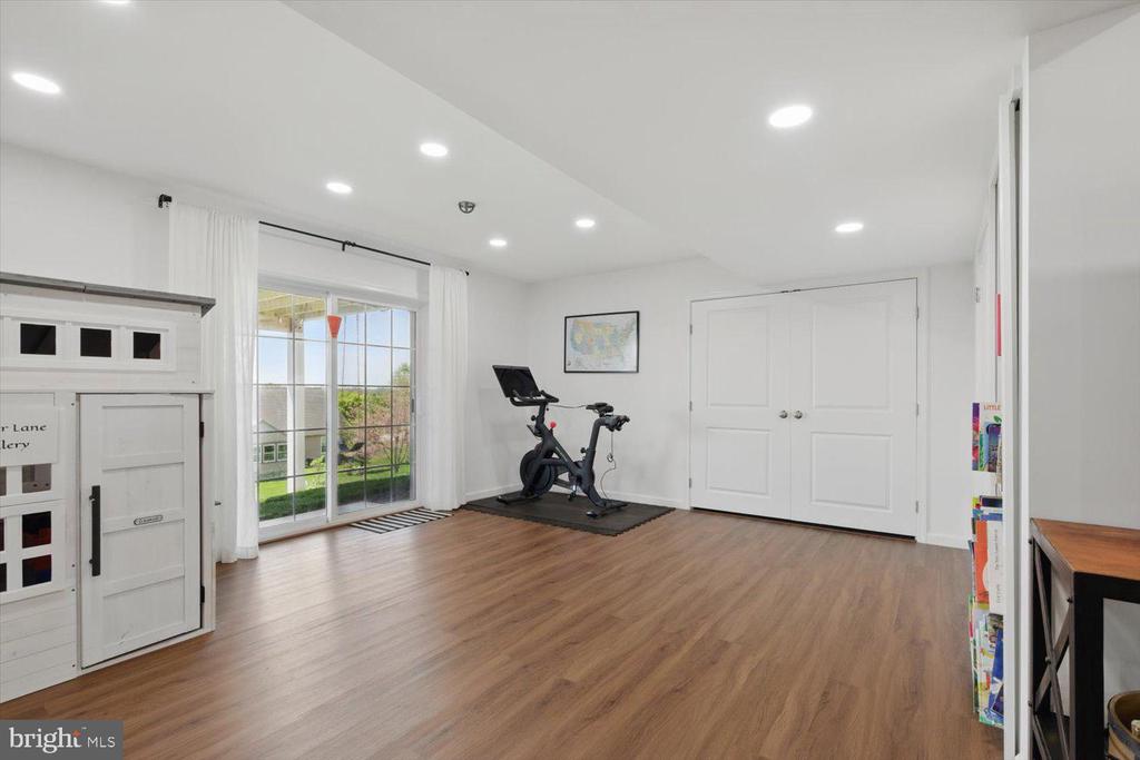 3931 ARCHER LANE