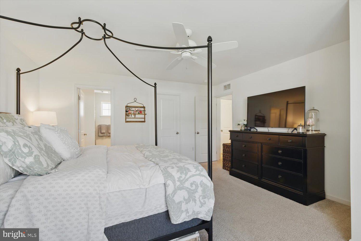 3931 ARCHER LANE