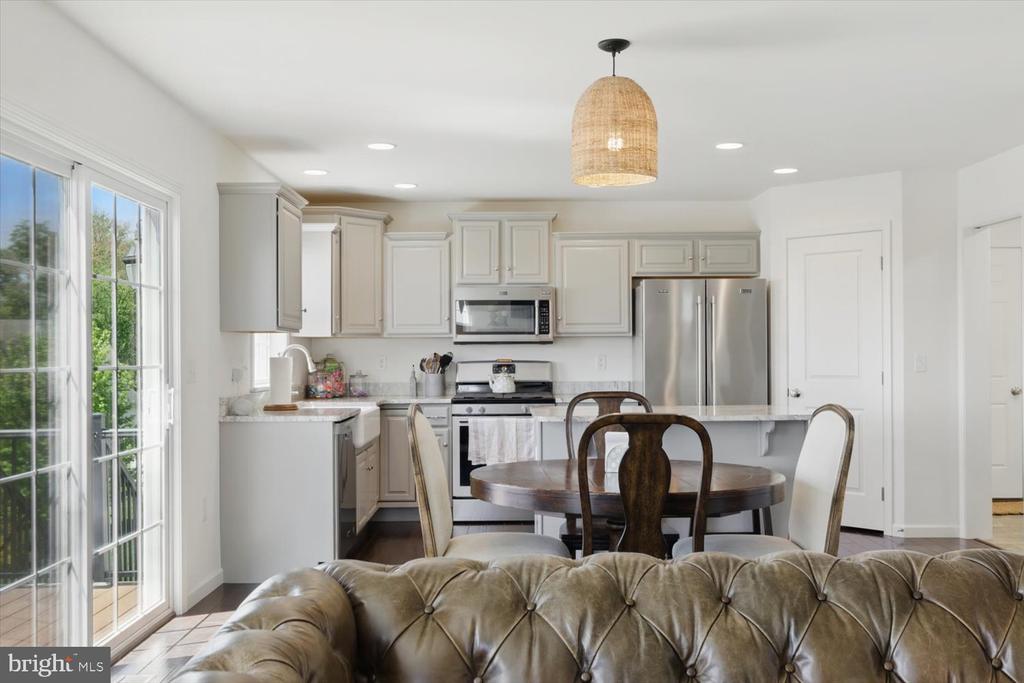 3931 ARCHER LANE