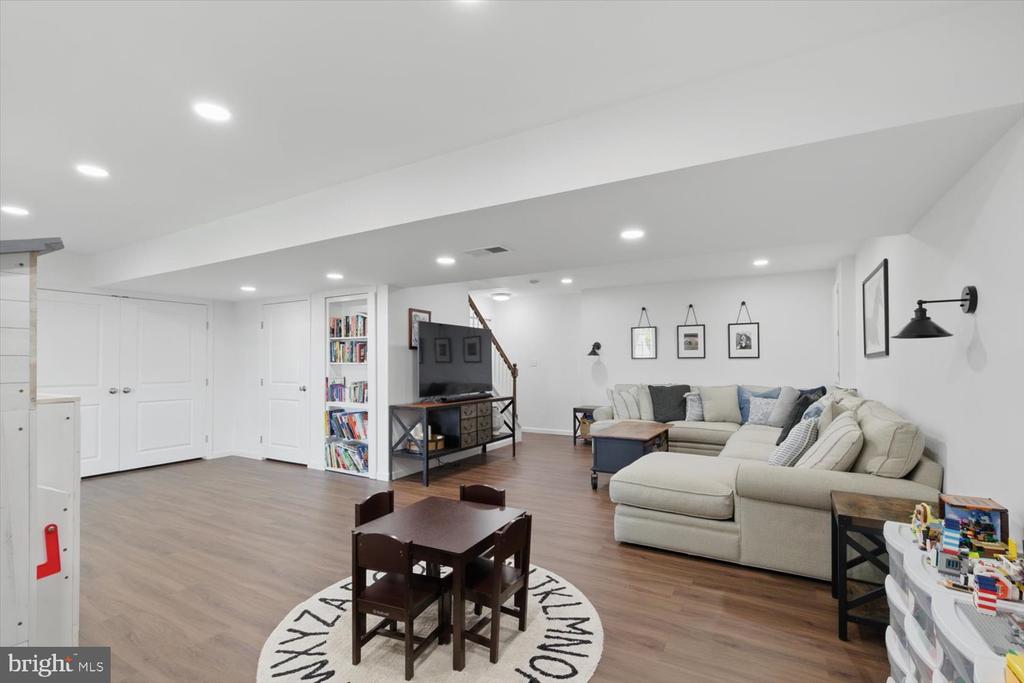 3931 ARCHER LANE