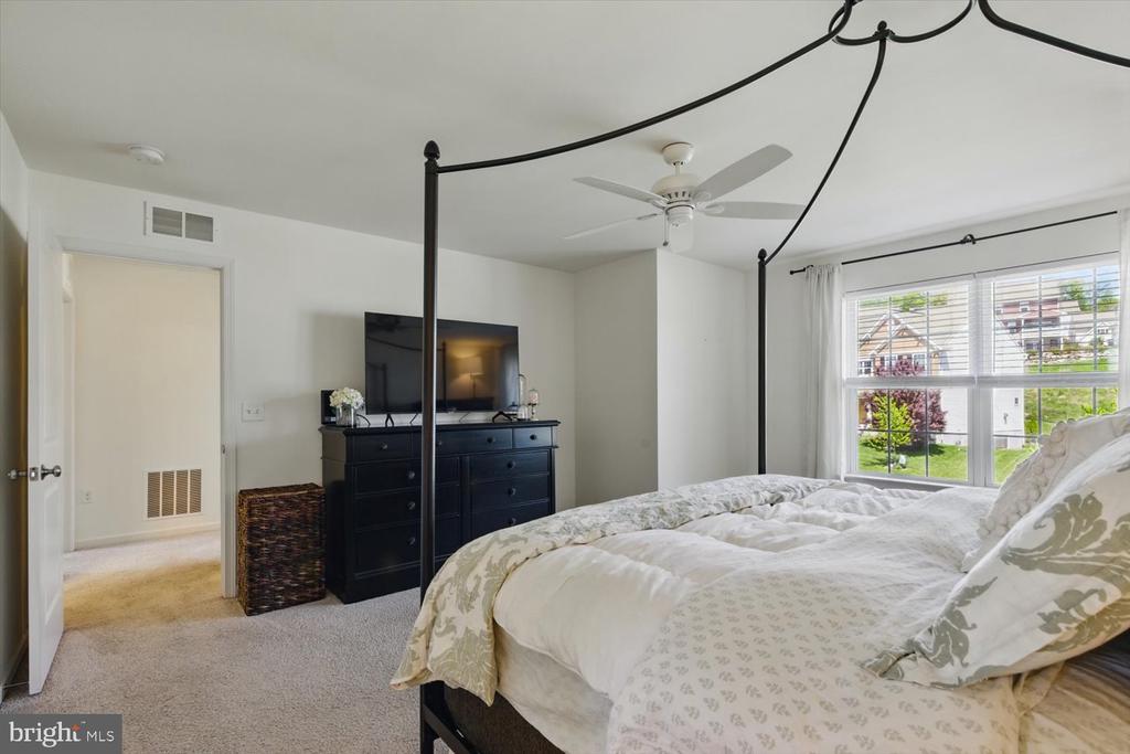 3931 ARCHER LANE