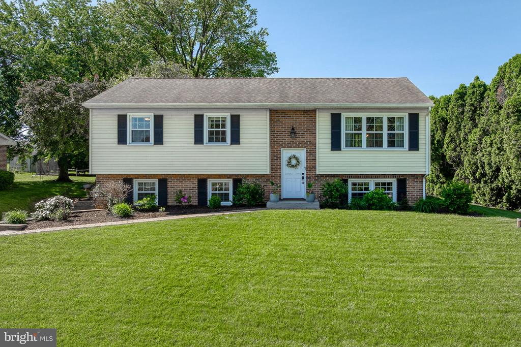 2436 ELLENDALE DRIVE