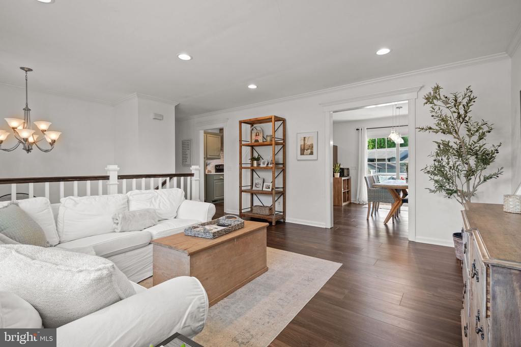 2436 ELLENDALE DRIVE