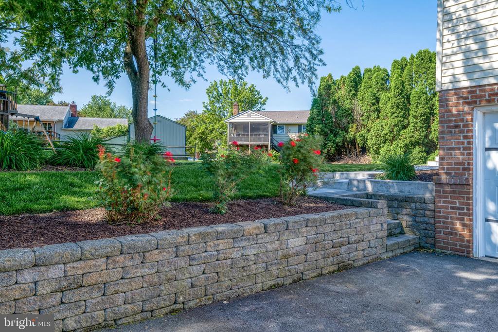 2436 ELLENDALE DRIVE