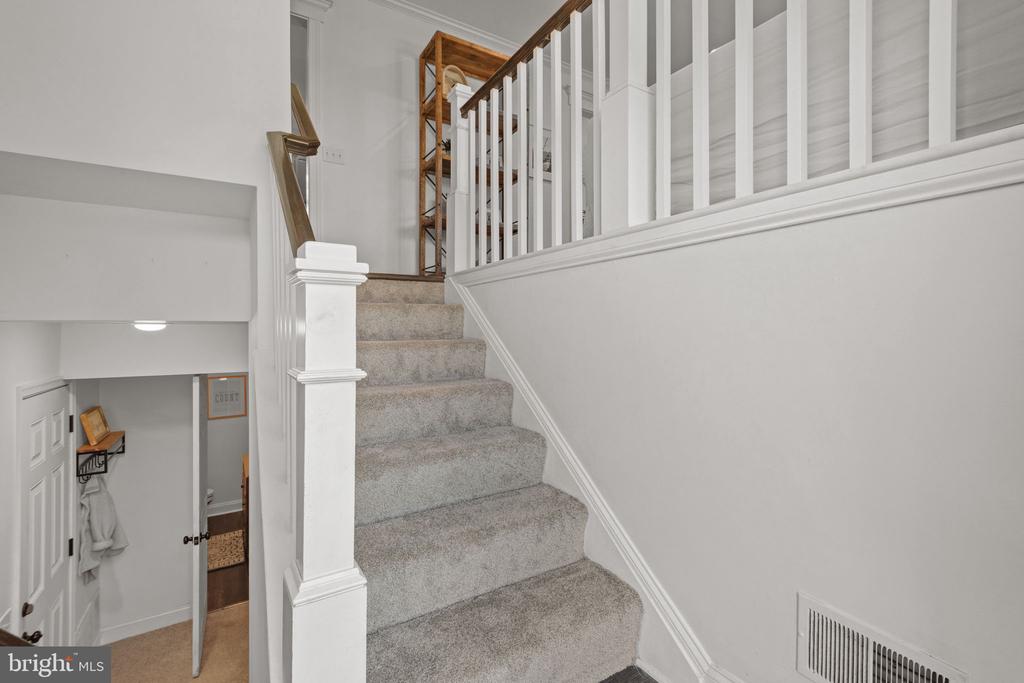 2436 ELLENDALE DRIVE