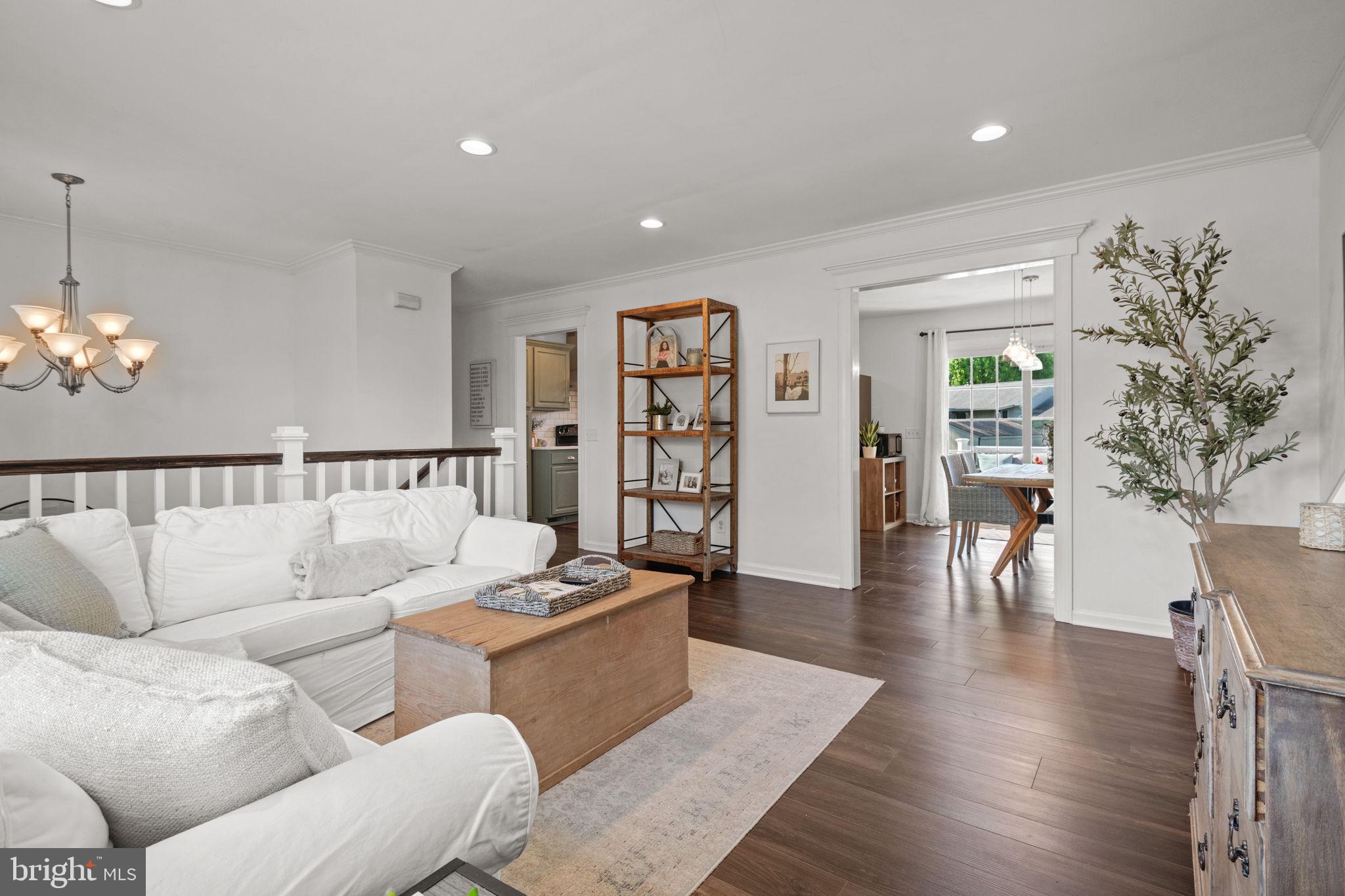 2436 ELLENDALE DRIVE