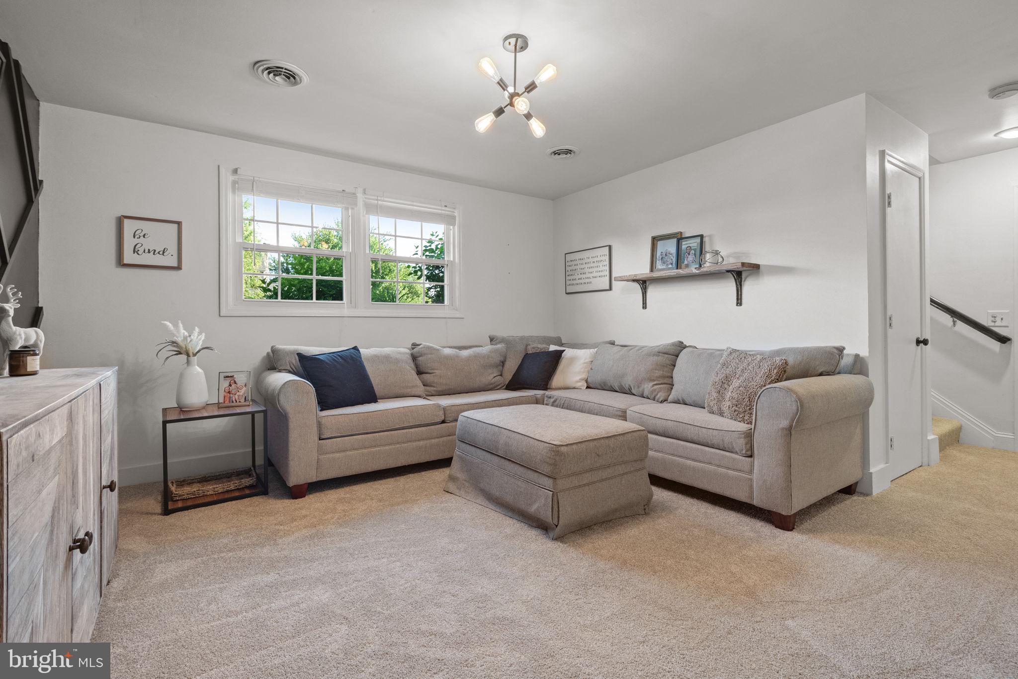 2436 ELLENDALE DRIVE
