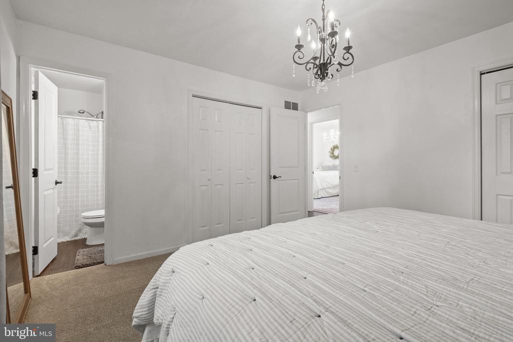 2436 ELLENDALE DRIVE