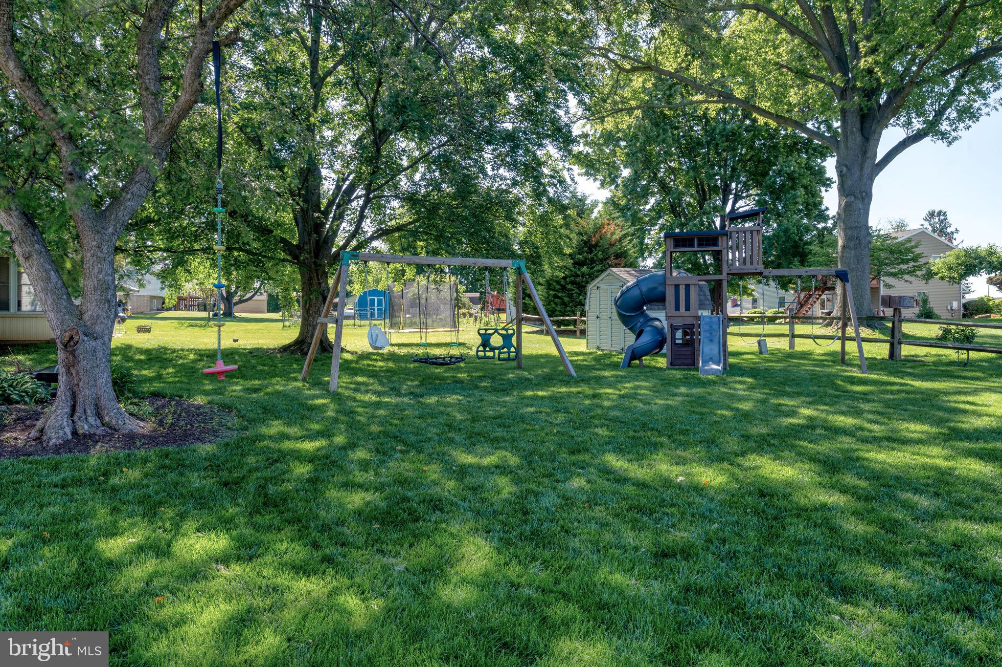 2436 ELLENDALE DRIVE