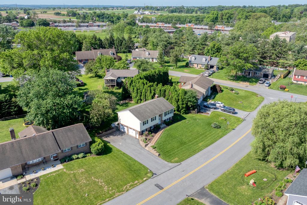 2436 ELLENDALE DRIVE
