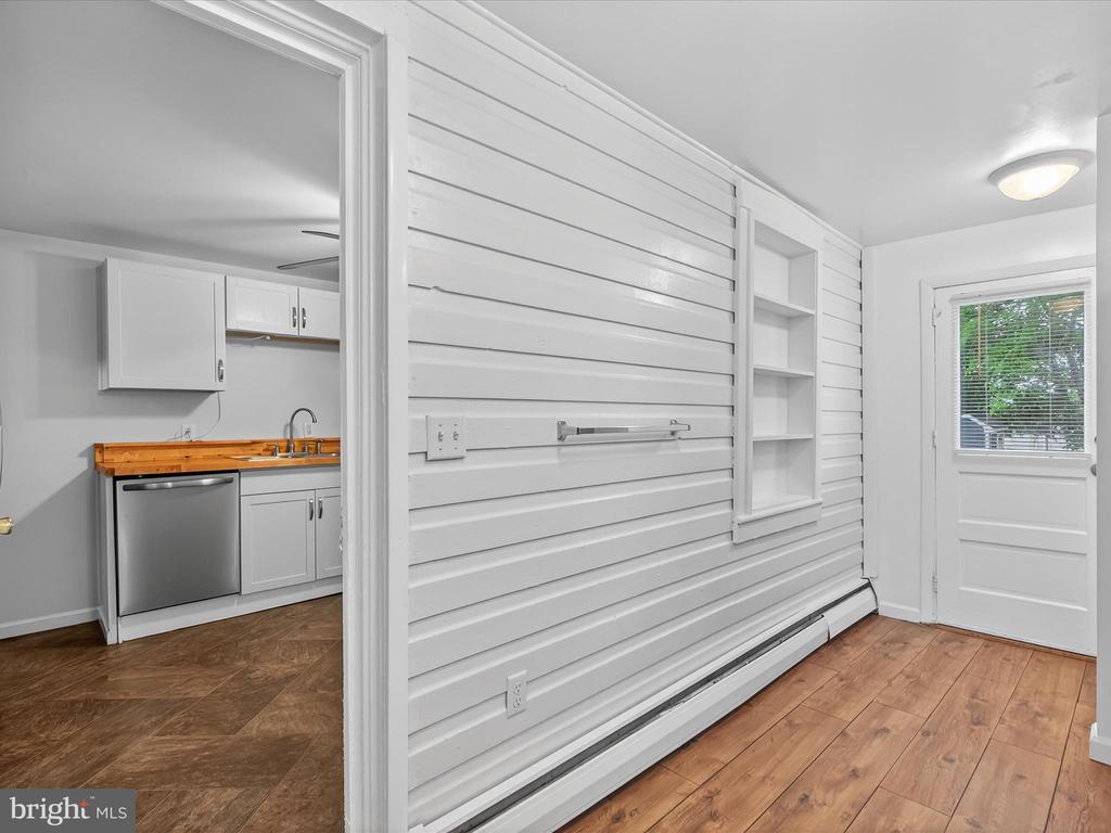 31 W FERDINAND STREET