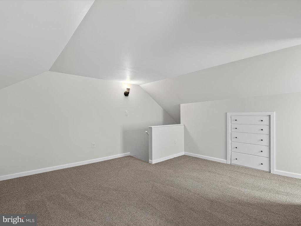 31 W FERDINAND STREET