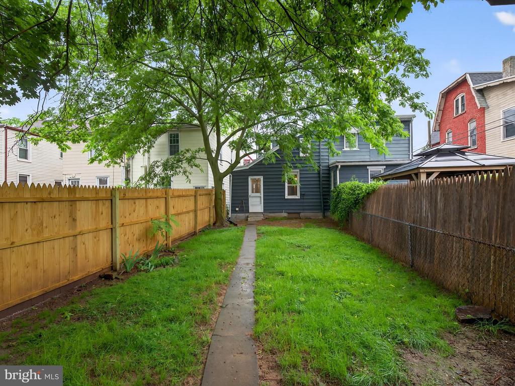 31 W FERDINAND STREET