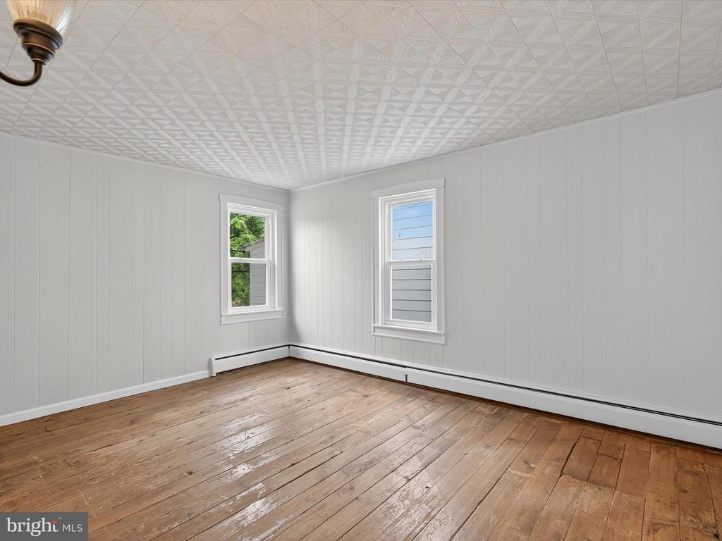 31 W FERDINAND STREET