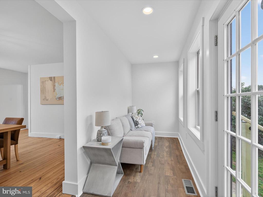 117 N BARBARA STREET