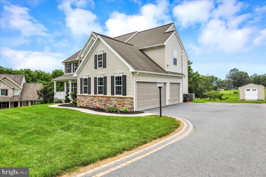 355 WESTVIEW DRIVE