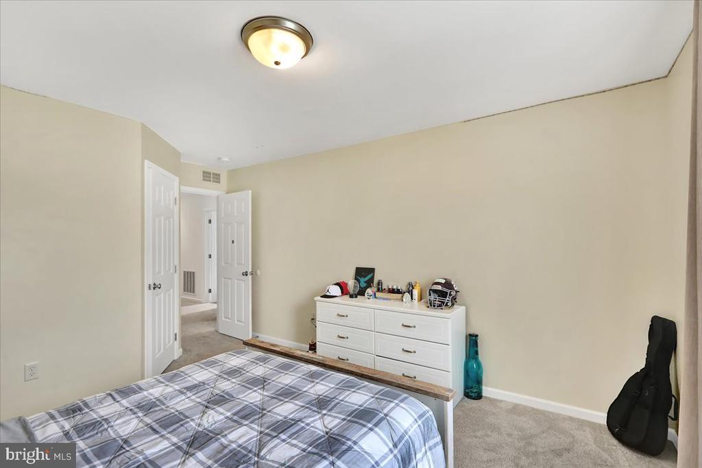 355 WESTVIEW DRIVE