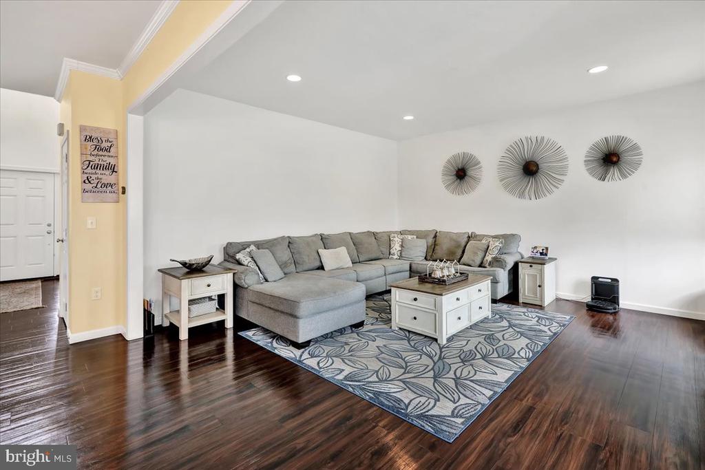 355 WESTVIEW DRIVE