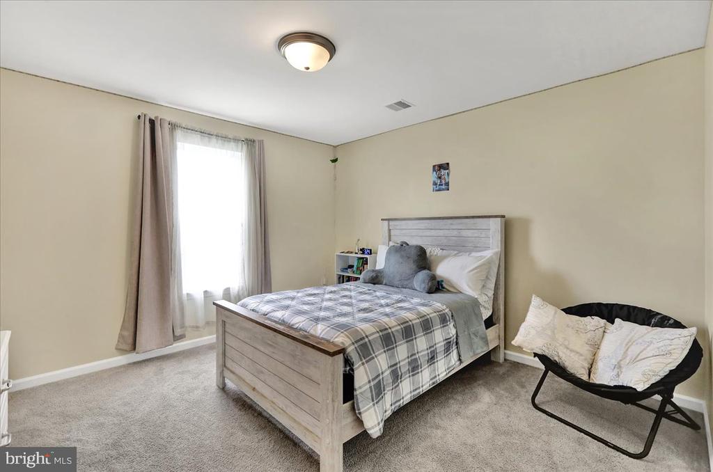 355 WESTVIEW DRIVE