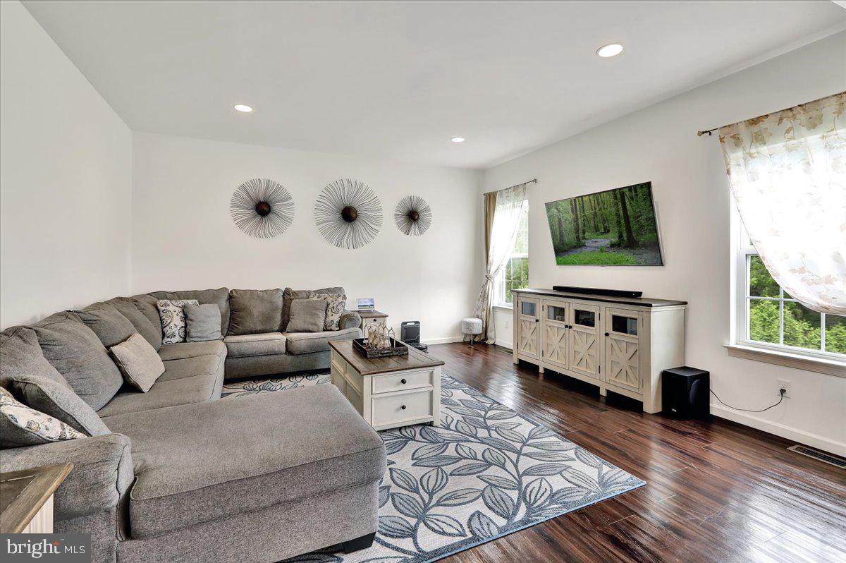 355 WESTVIEW DRIVE
