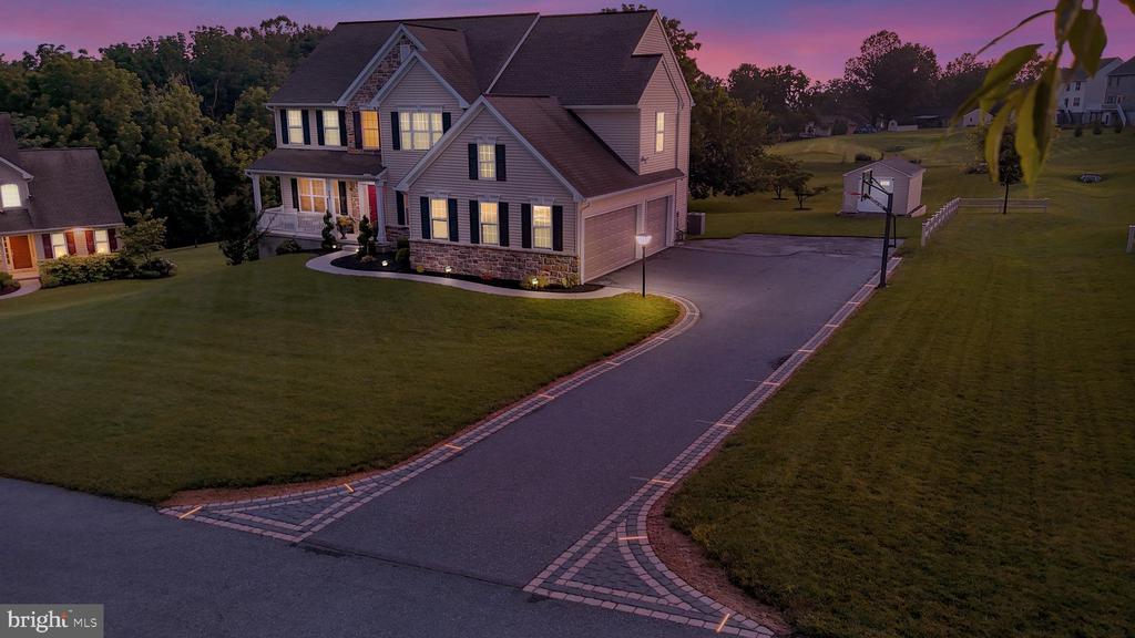 355 WESTVIEW DRIVE