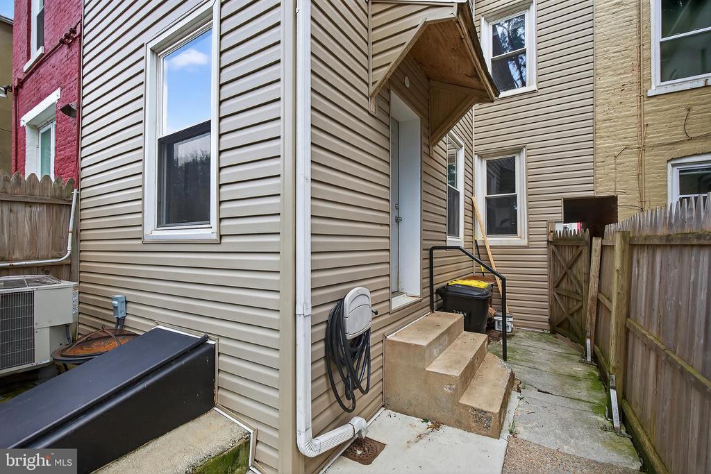 228 N PINE STREET