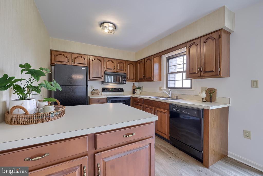 2223 OLDE MEADOW COURT