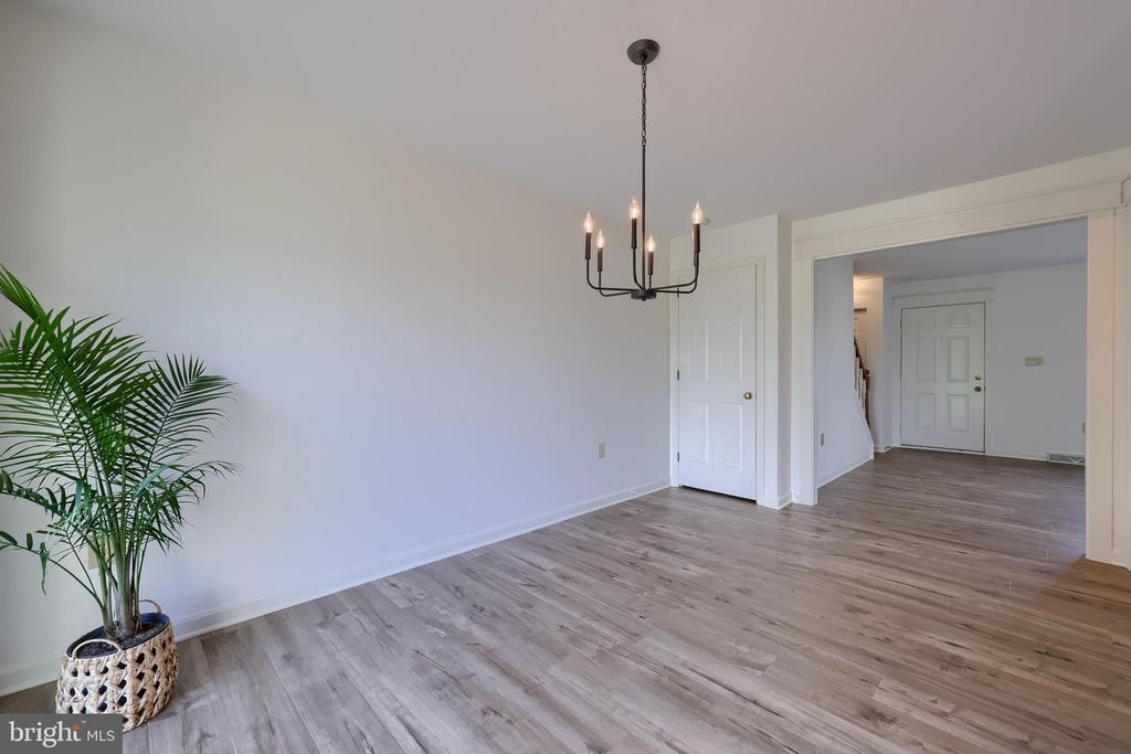 2223 OLDE MEADOW COURT