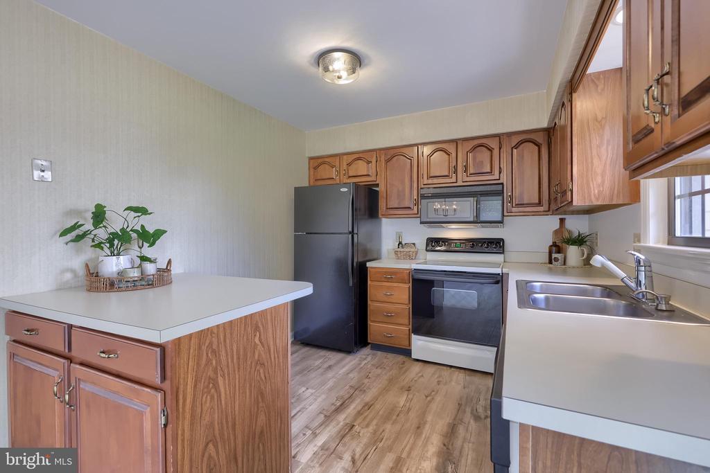 2223 OLDE MEADOW COURT