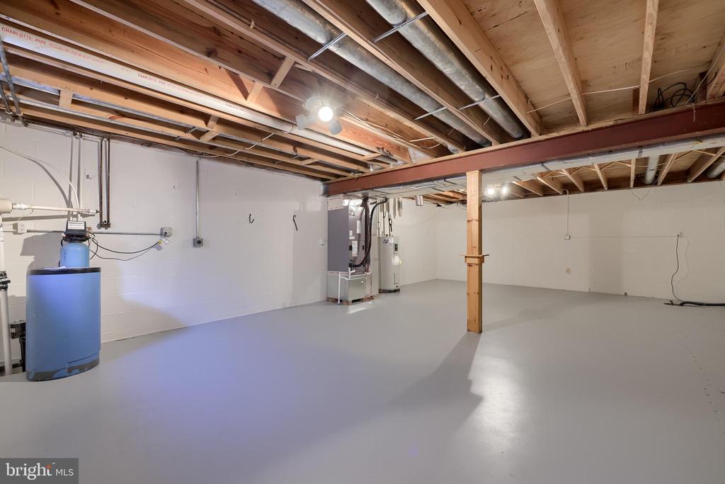 2223 OLDE MEADOW COURT