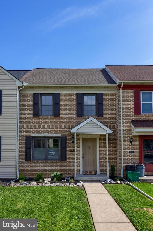 2223 OLDE MEADOW COURT
