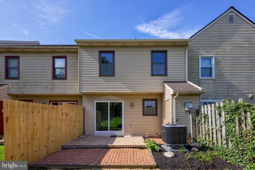 2223 OLDE MEADOW COURT