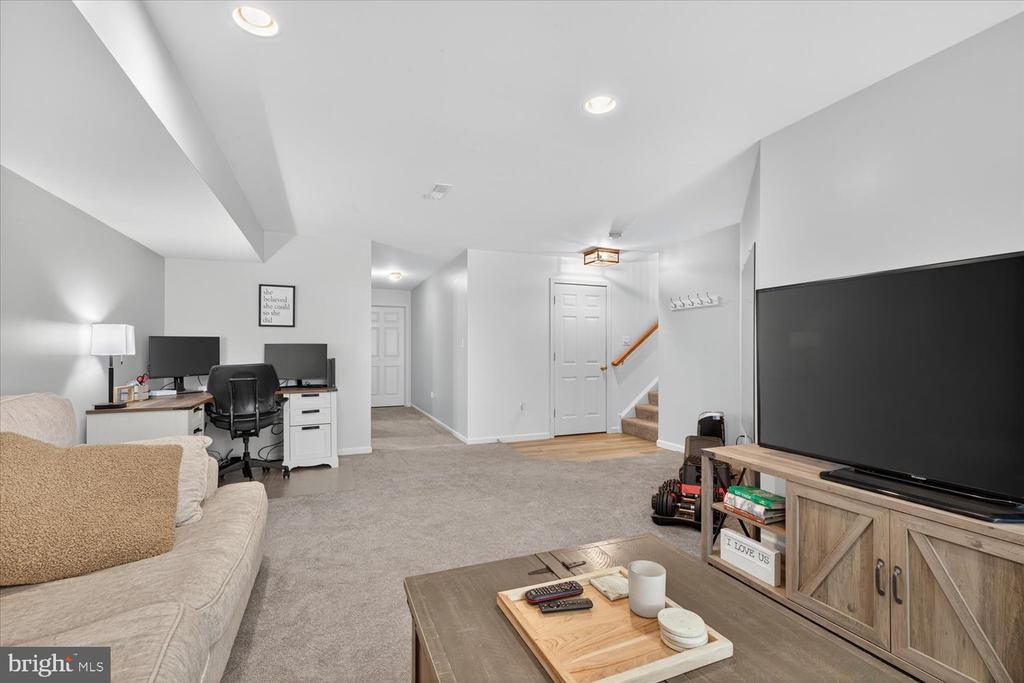3 CAMERON COURT