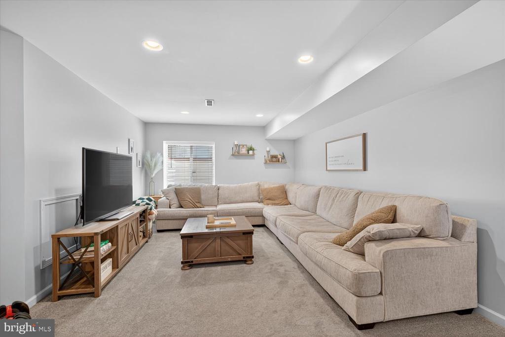 3 CAMERON COURT