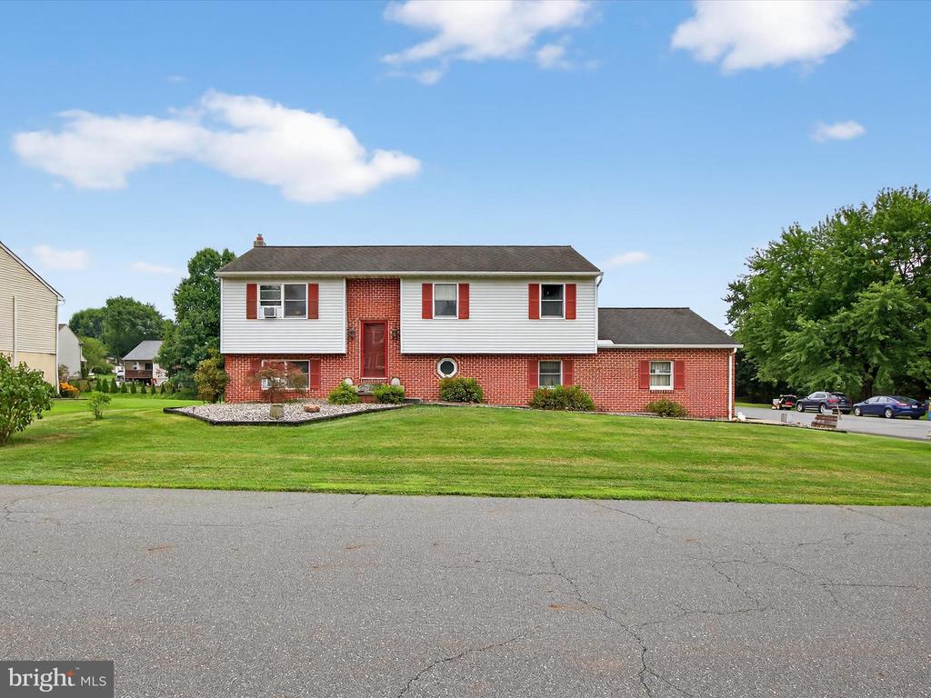 126 OLDE SCHOOL LANE