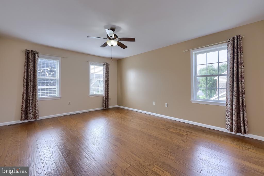 421 WAGONWHEEL ROAD