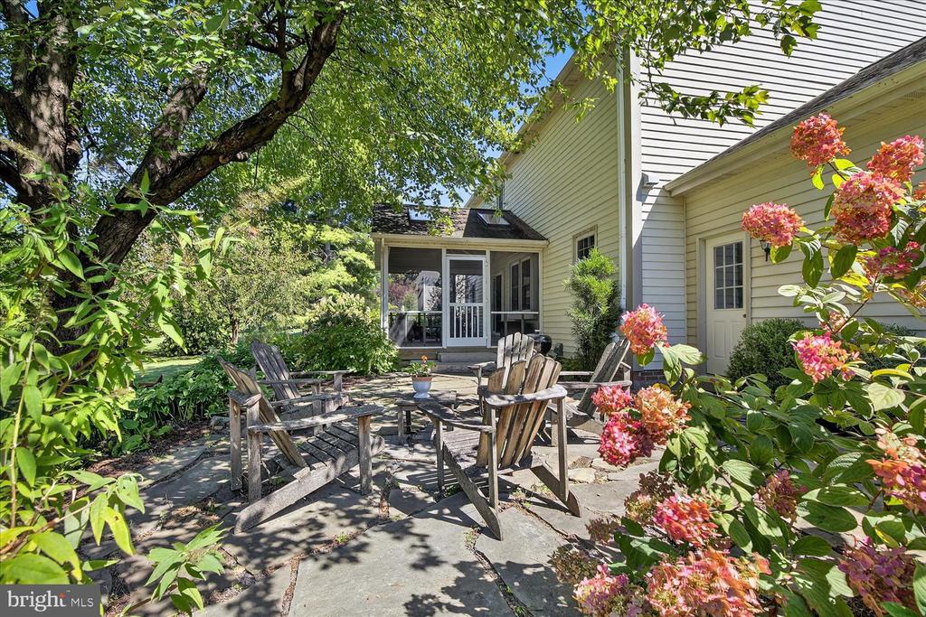 381 CHOWNING PLACE