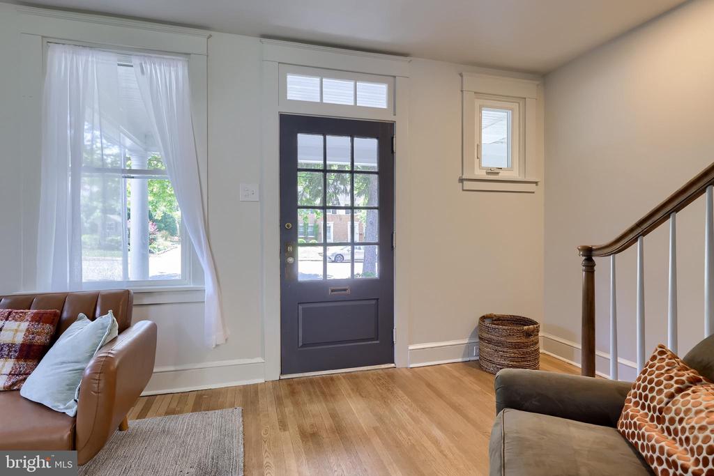 1115 W CLAY STREET