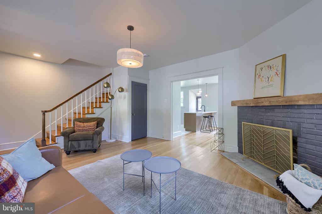 1115 W CLAY STREET