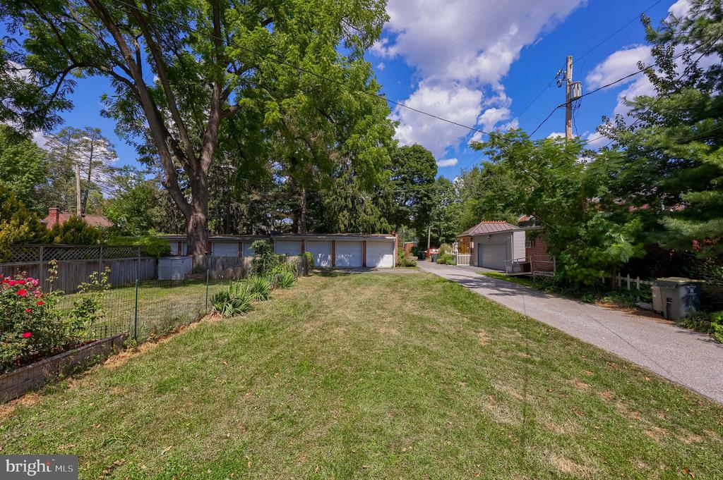 1115 W CLAY STREET