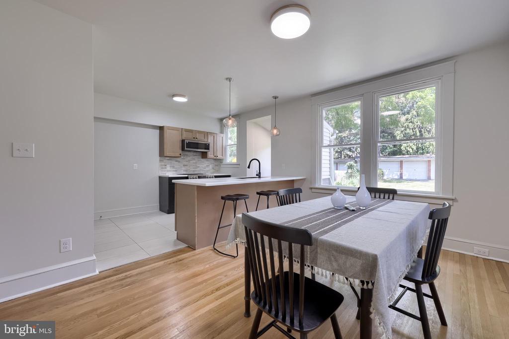 1115 W CLAY STREET