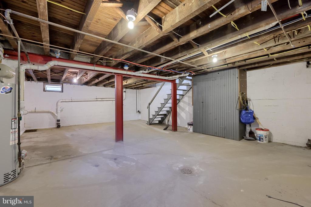 1115 W CLAY STREET