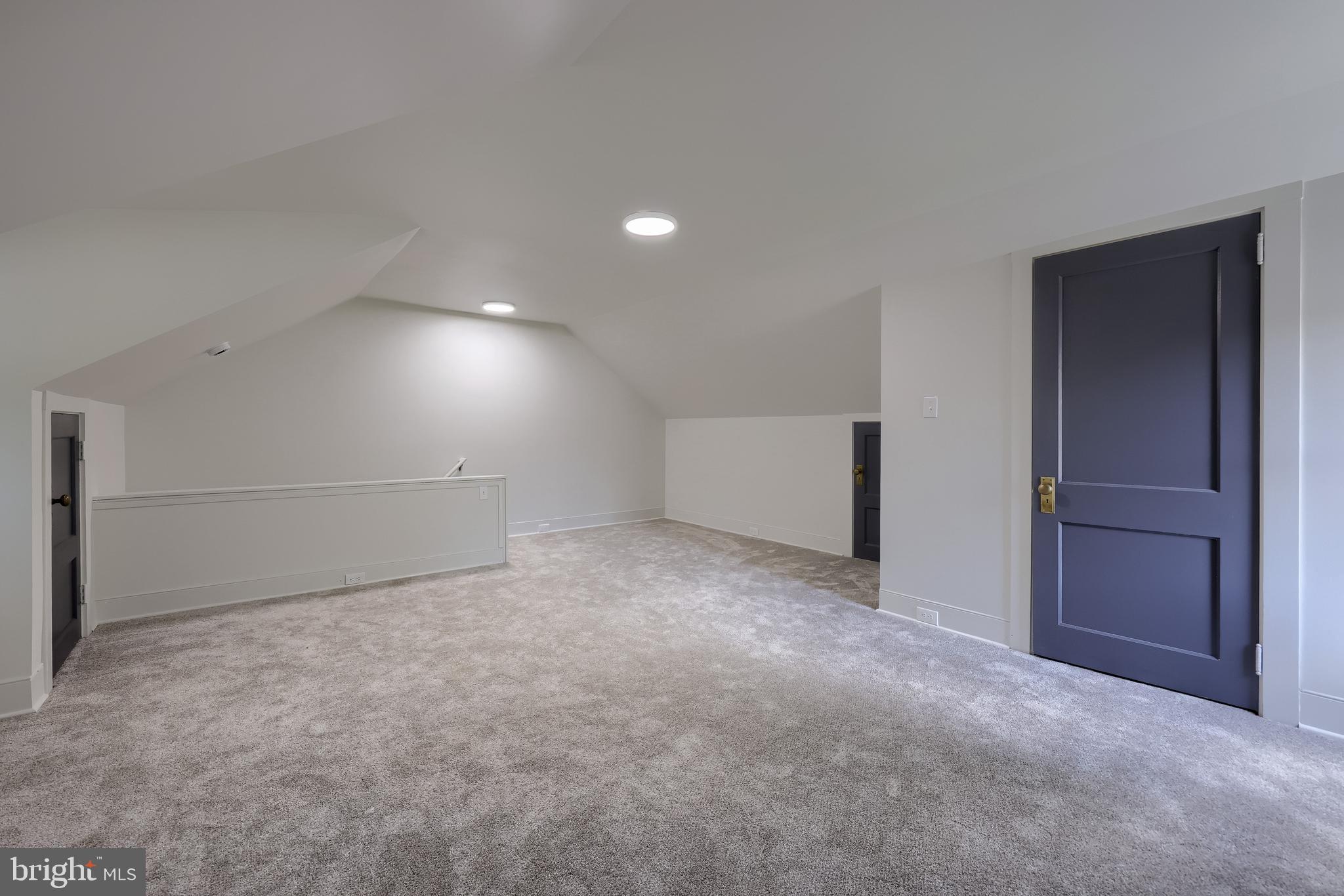 1115 W CLAY STREET